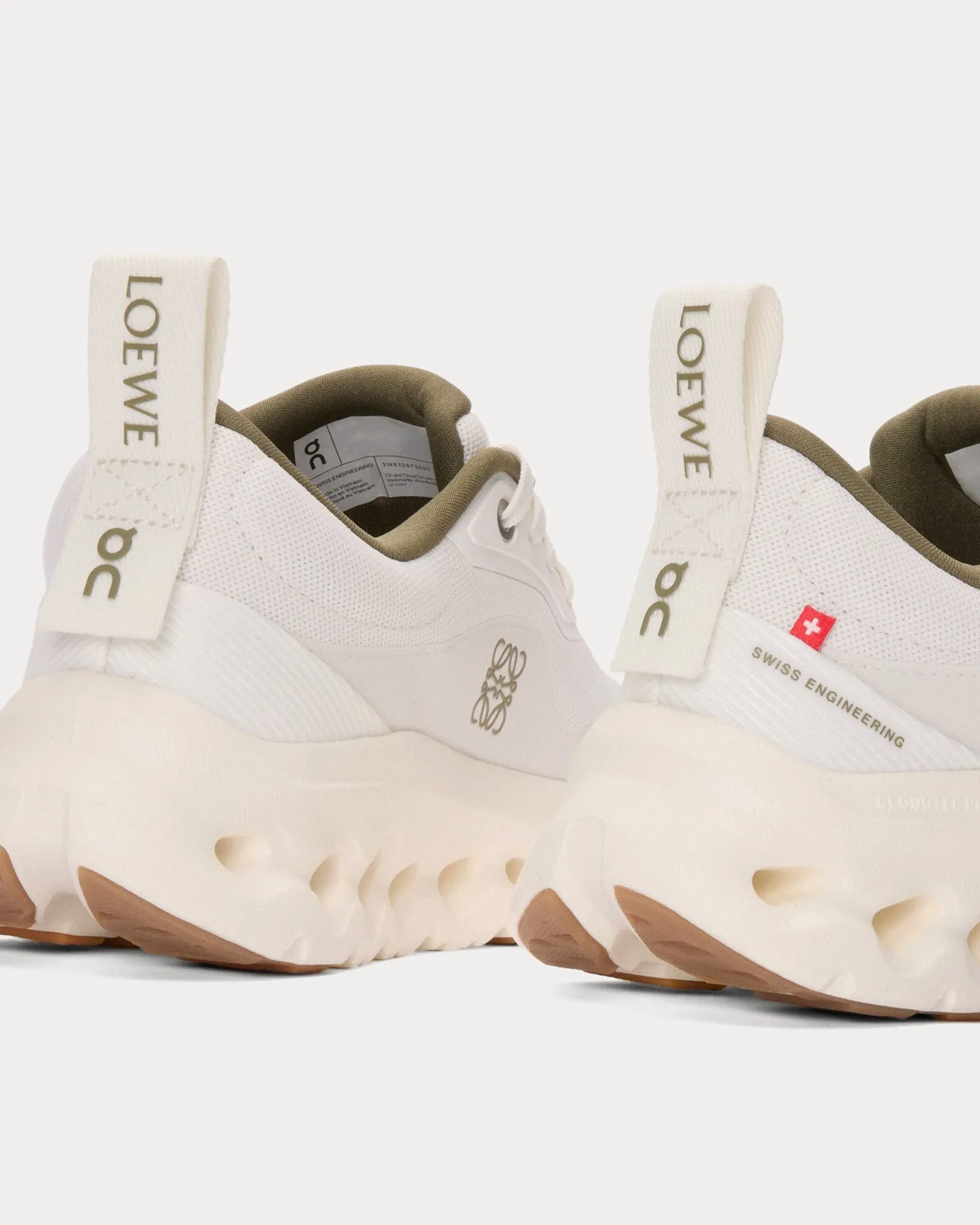Cloudtilt 2.0 White / Khaki Green Running Shoes