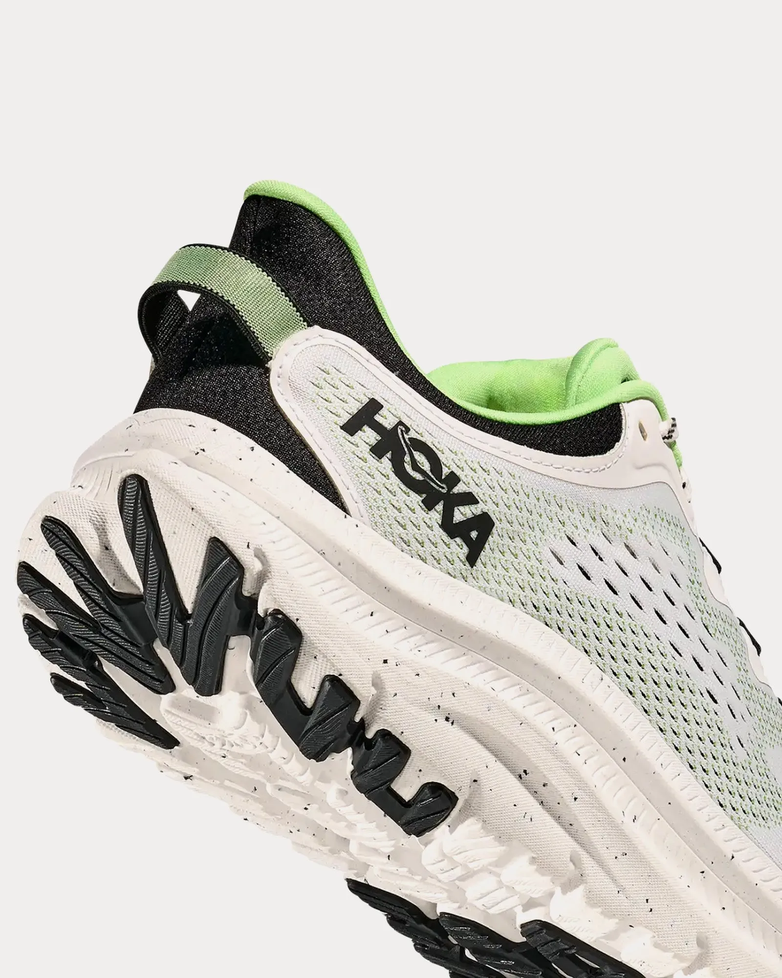 Kawana 2 White / Tart Apple Running Shoes