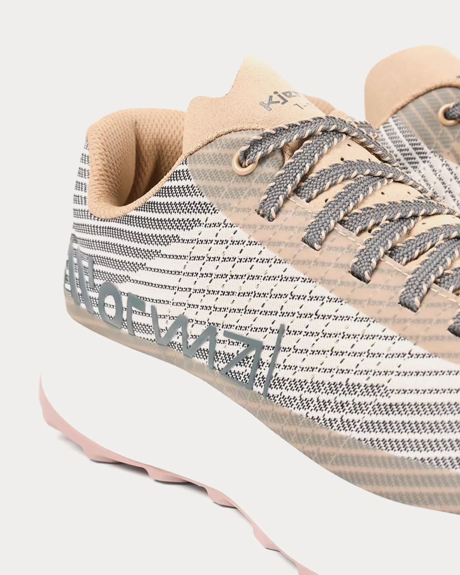 Kjerag Beige Running Shoes