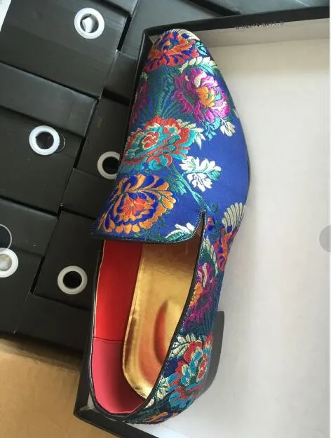 Men Handmade Exquisite Embroidery Leather Business Dress Shoes