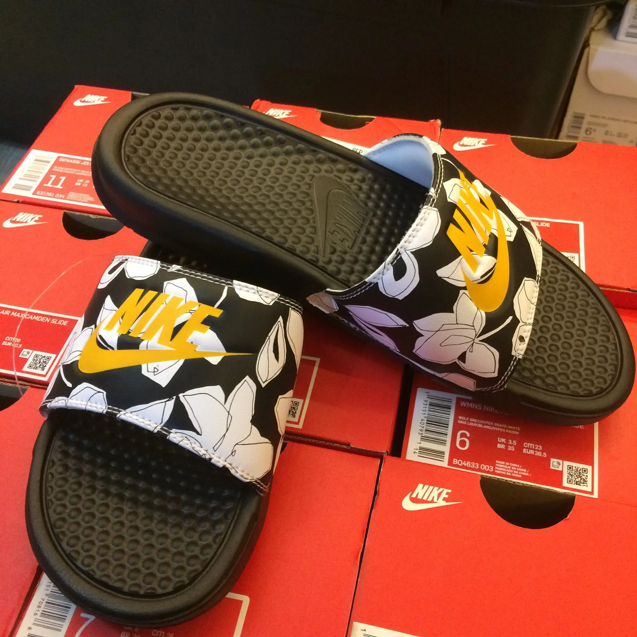 Men's Nike Benassi JDI Print Floral (Black/University Gold/White)(631261-034)