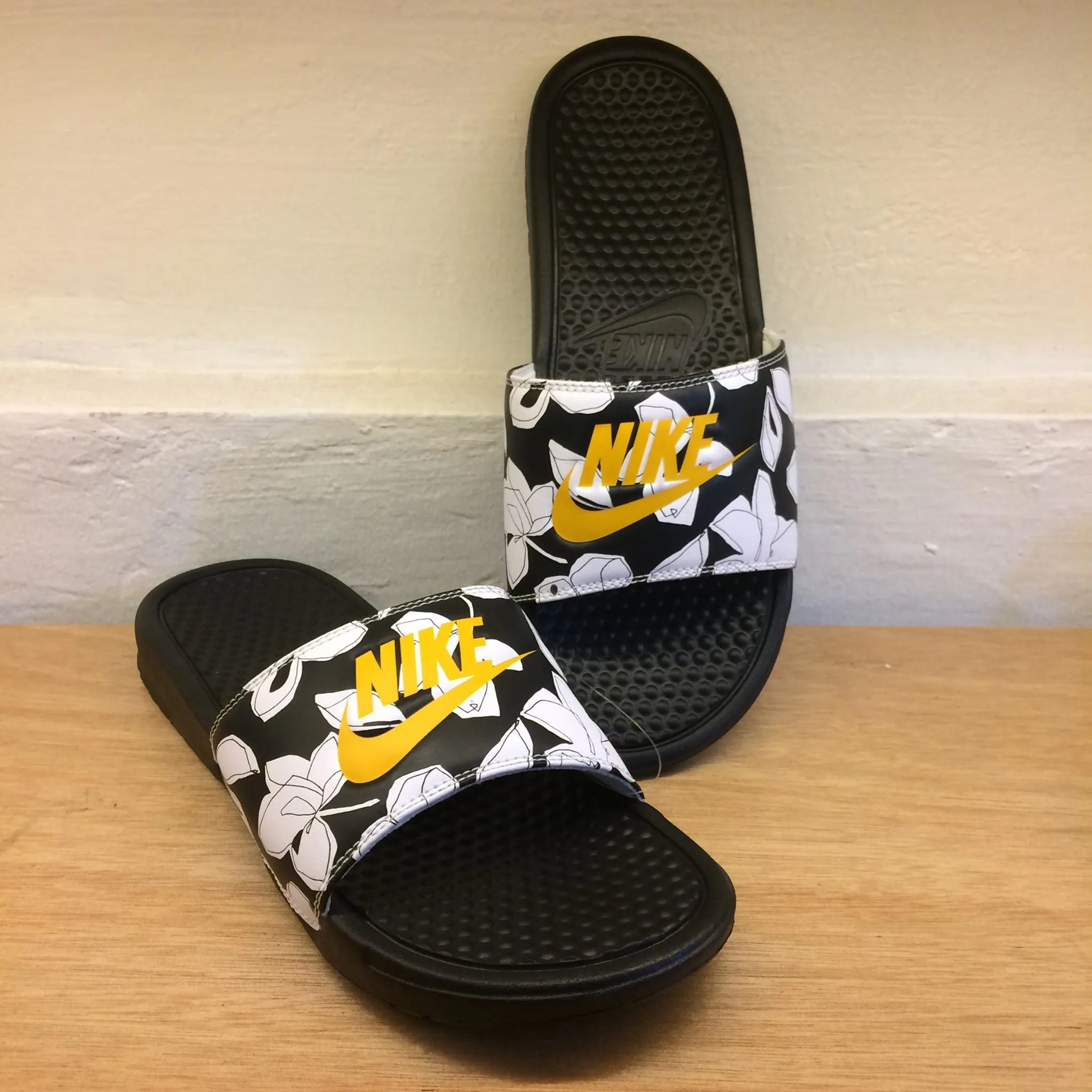 Men's Nike Benassi JDI Print Floral (Black/University Gold/White)(631261-034)