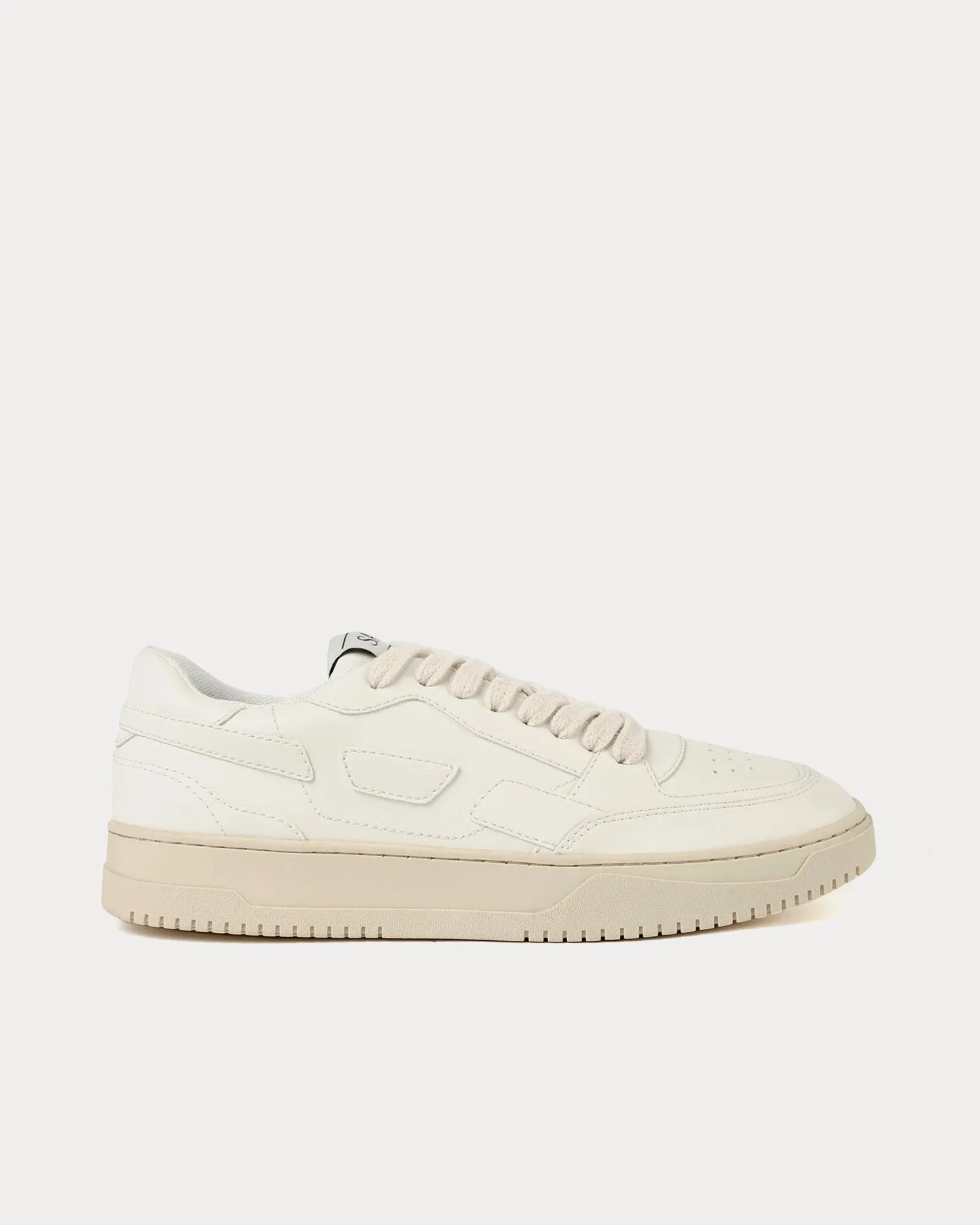 Modelo '82 Off White Low Top Sneakers