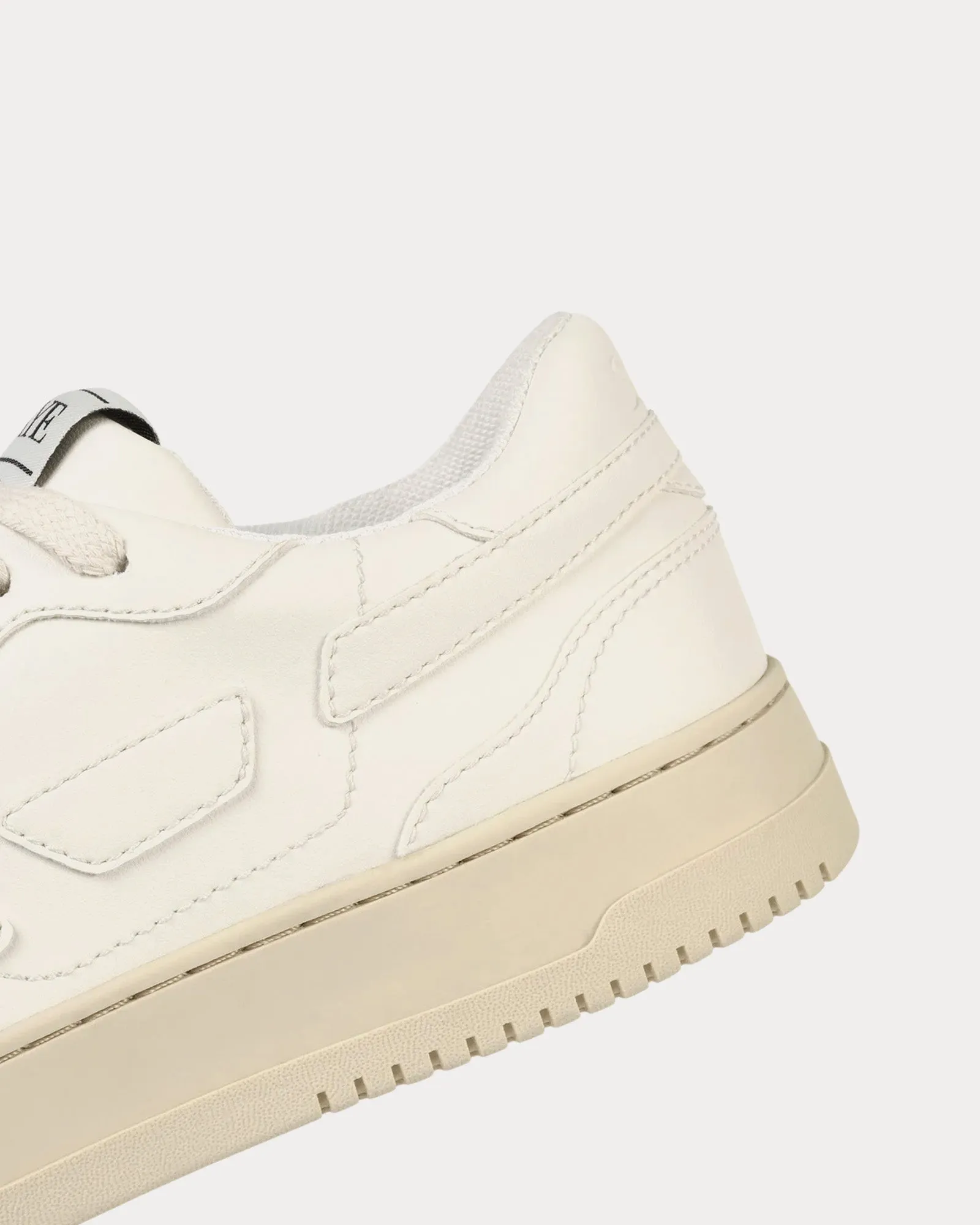 Modelo '82 Off White Low Top Sneakers