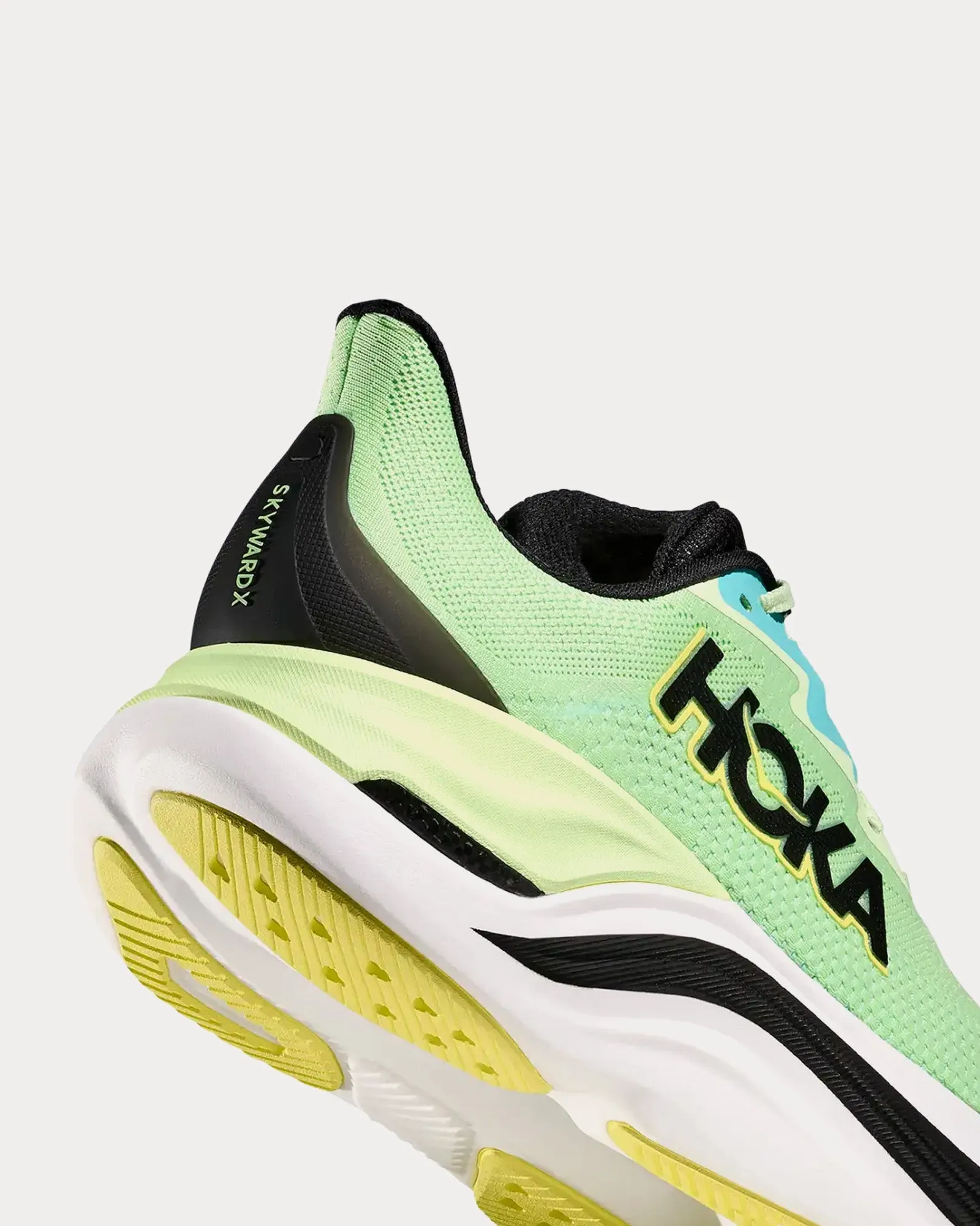 Skyward X Luna Mother / Black Running Shoes