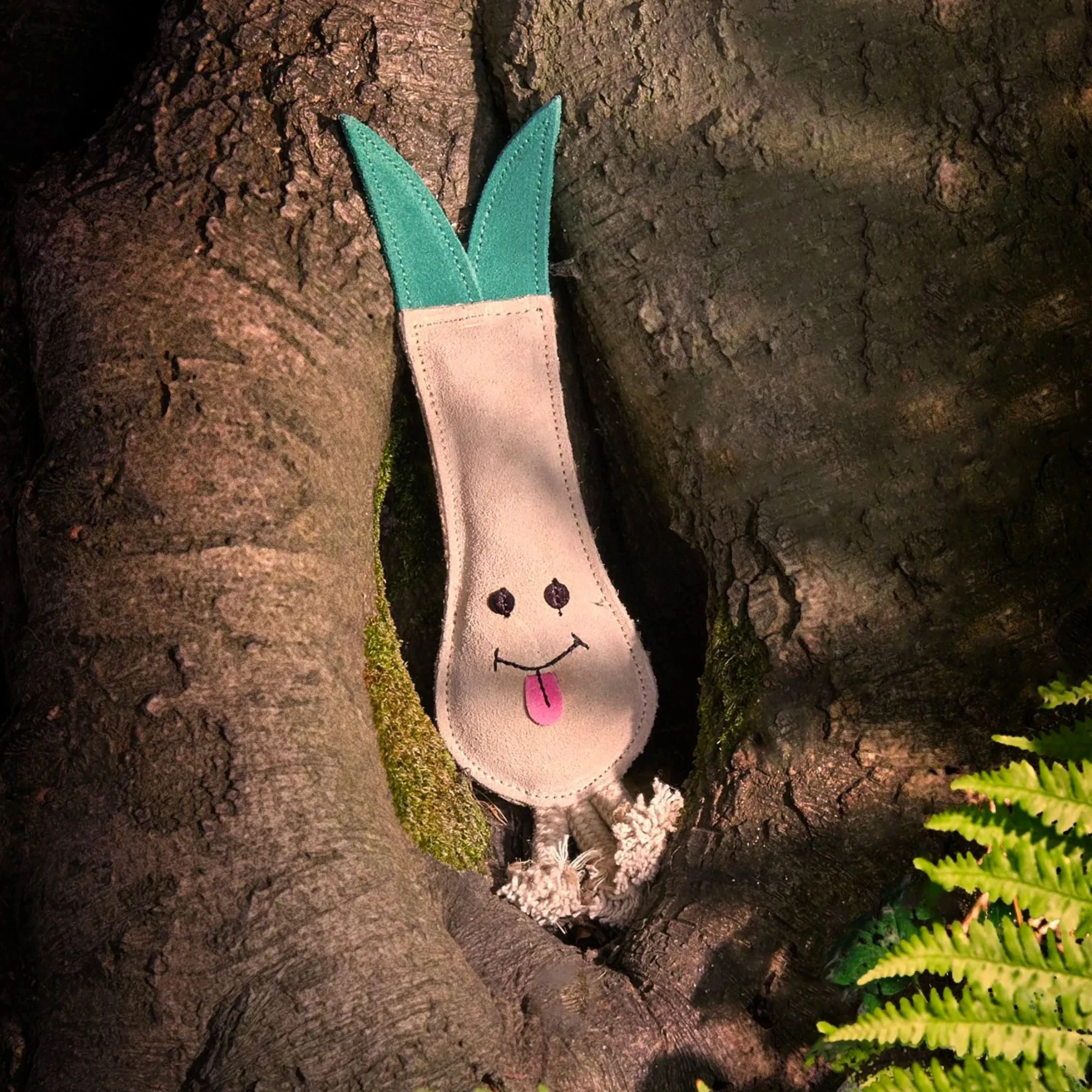 Sustainable Dog Toy Lenny The Leek
