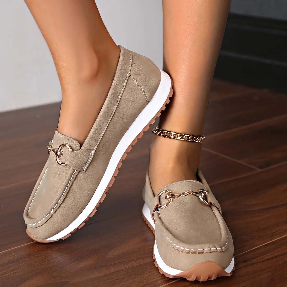 Women's Slip-On Loafers with Metal Chain-Comfortable Work Flats for Nurses&Teachers-Breathable Non-Slip Shoes for Women
